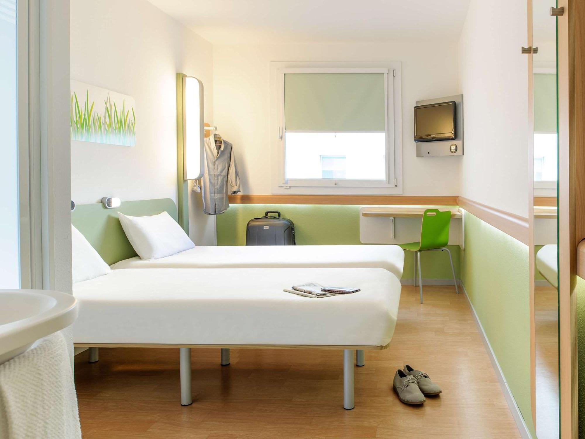 Ibis Budget Roanne Hotel Exterior photo