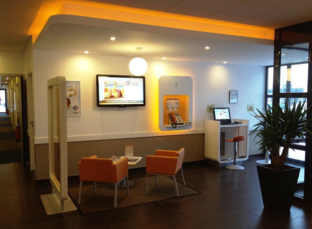 Ibis Budget Roanne Hotel Exterior photo