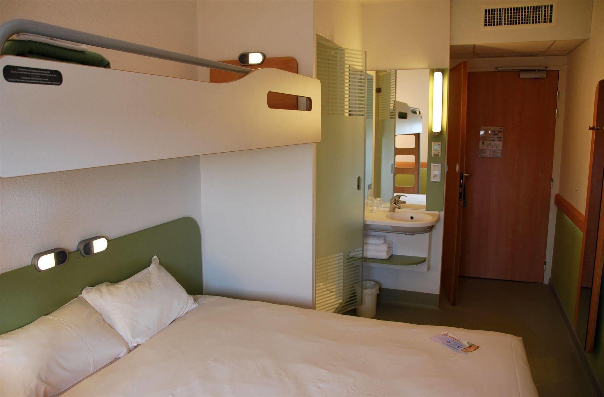 Ibis Budget Roanne Hotel Exterior photo